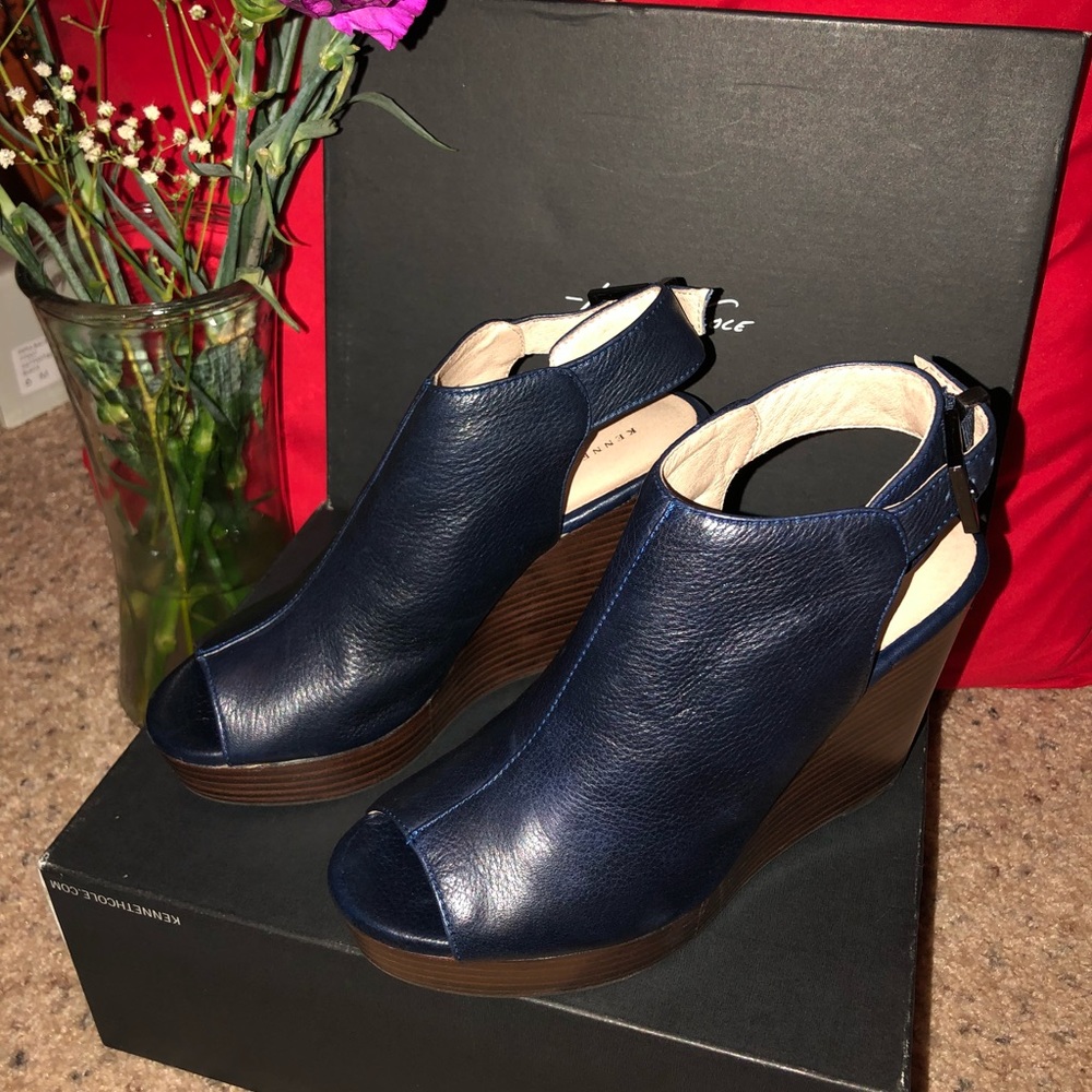 Like New. Worn once. Kenneth Cole wedge Navy